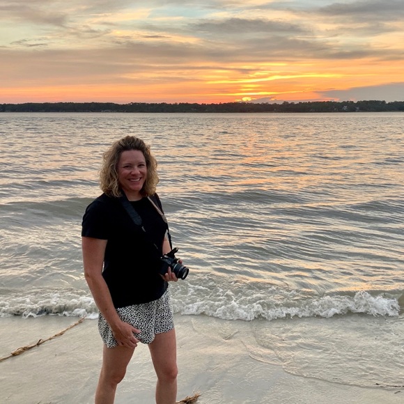 Meet your Posher, Allison - Picture 1 of 6